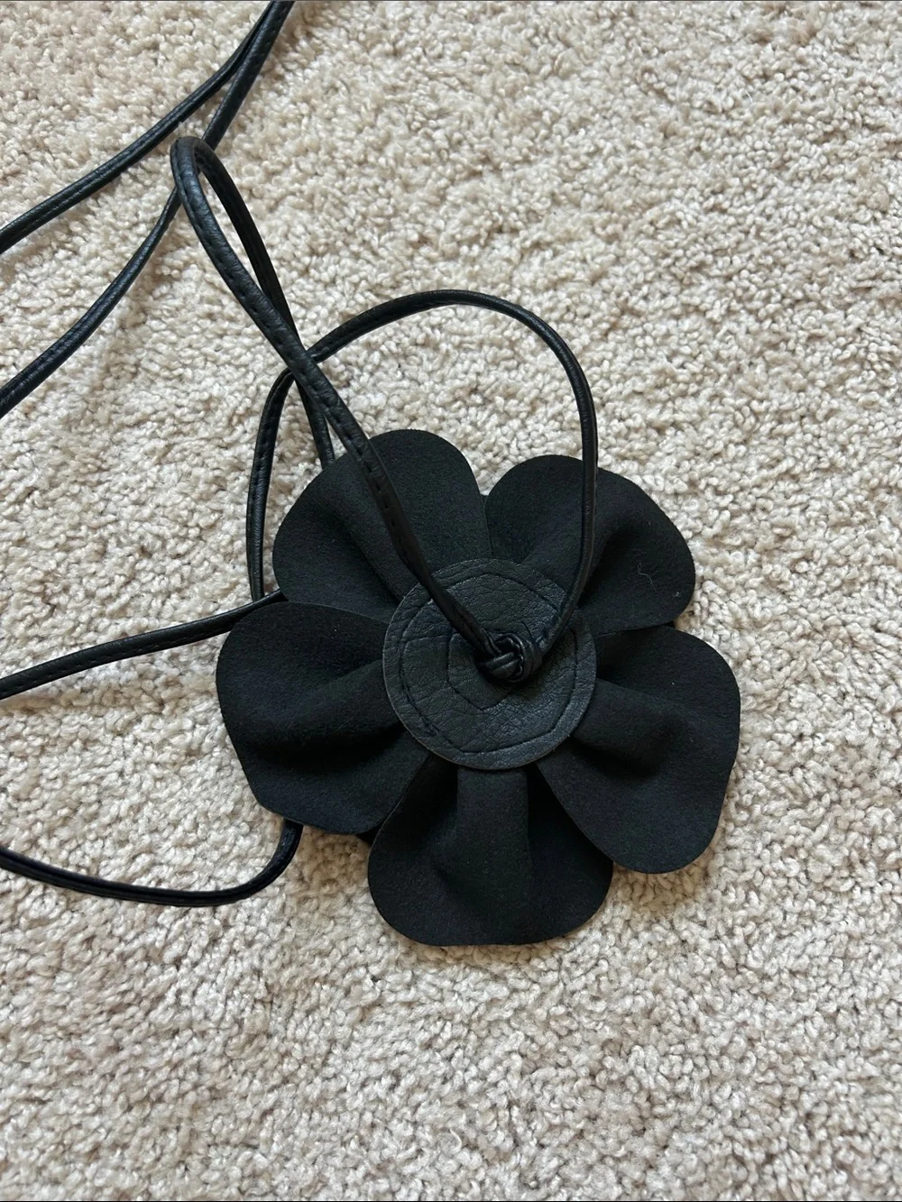 Leather flower belt. One size.